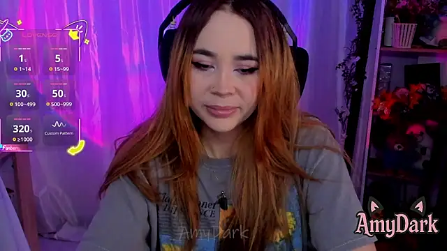 Snapshot of _AmyDark chatting on October 13, 6:52 pm AmyDark online show from October 13, 6:52 pm