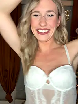 lola tentatiion online show from November 19, 8:09 pm