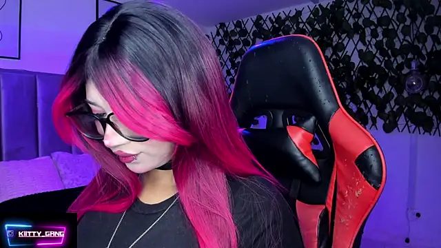 Kitty Gang online show from February 14, 1:24 am