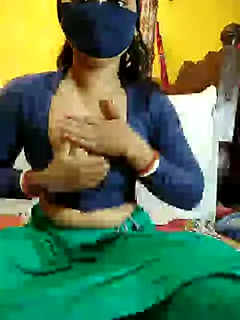 Snapshot of indiancouple09 chatting on December 2, 11:29 pm indiancouple09 online show from December 2, 11:29 pm