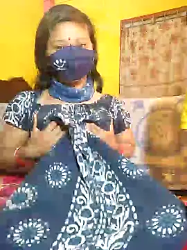 Snapshot of indiancouple09 chatting on January 27, 11:33 pm indiancouple09 online show from January 27, 11:33 pm