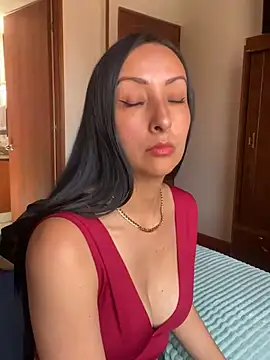 Snapshot of yaralyminjo2 chatting on December 31, 4:35 pm yaralyminjo2 online show from December 31, 4:35 pm