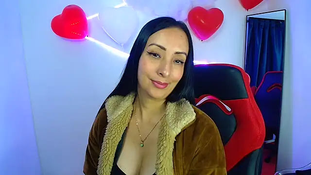 Snapshot of yaralyminjo2 chatting on February 18, 1:33 pm yaralyminjo2 online show from February 18, 1:33 pm