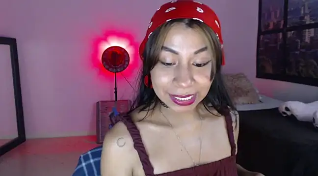Snapshot of selene_gils chatting on March 13, 5:11 am selene gils online show from March 13, 5:11 am