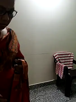Snapshot of Saroj-Shah chatting on May 1, 3:22 am Saroj-Shah online show from May 1, 3:22 am