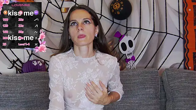 hailey peach online show from November 1, 5:59 pm