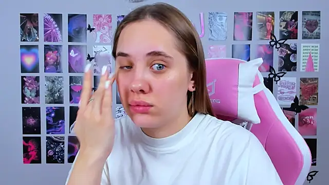 Snapshot of MiaMilas chatting on February 7, 5:10 am MiaMilas online show from February 7, 5:10 am