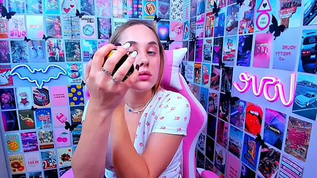 Snapshot of MiaMilas chatting on September 30, 5:29 pm MiaMilas online show from September 30, 5:29 pm