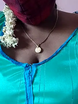Snapshot of mallu-sumi chatting on March 10, 10:42 am mallu-sumi online show from March 10, 10:42 am