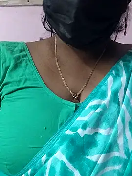 Snapshot of mallu-sumi chatting on April 3, 4:21 am mallu-sumi online show from April 3, 4:21 am
