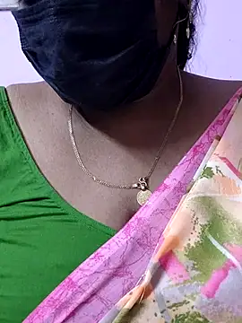 Snapshot of mallu-sumi chatting on April 20, 6:42 pm mallu-sumi online show from April 20, 6:42 pm