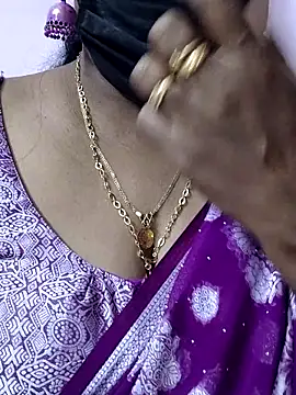 Snapshot of mallu-sumi chatting on April 21, 6:44 pm mallu-sumi online show from April 21, 6:44 pm