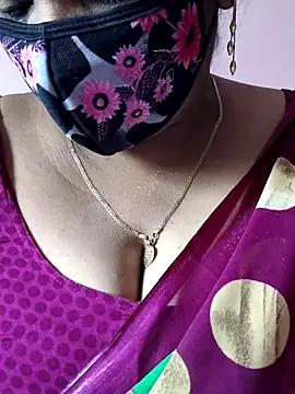 Snapshot of mallu-sumi chatting on April 25, 4:04 am mallu-sumi online show from April 25, 4:04 am