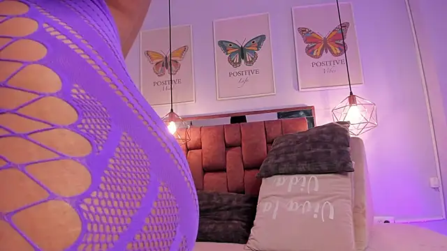 kristakinnky online show from April 16, 12:06 pm