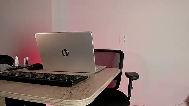 Snapshot of pablo-rincon95 chatting on January 21, 11:24 pm pablo-rincon95 online show from January 21, 11:24 pm