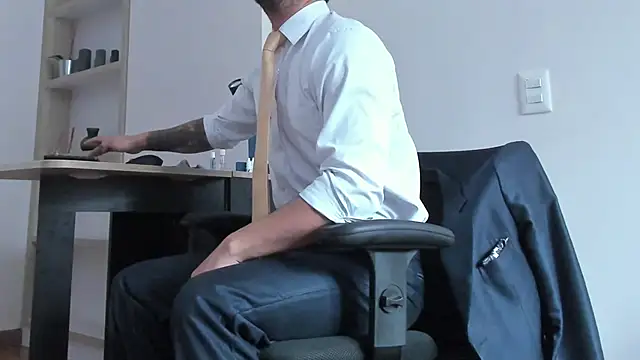 Snapshot of pablo-rincon95 chatting on February 21, 2:16 pm pablo-rincon95 online show from February 21, 2:16 pm