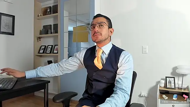 pablo-rincon95 online show from May 23, 2:43 pm
