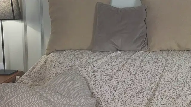 Snapshot of AnnTaint chatting on December 14, 3:58 pm AnnTaint online show from December 14, 3:58 pm