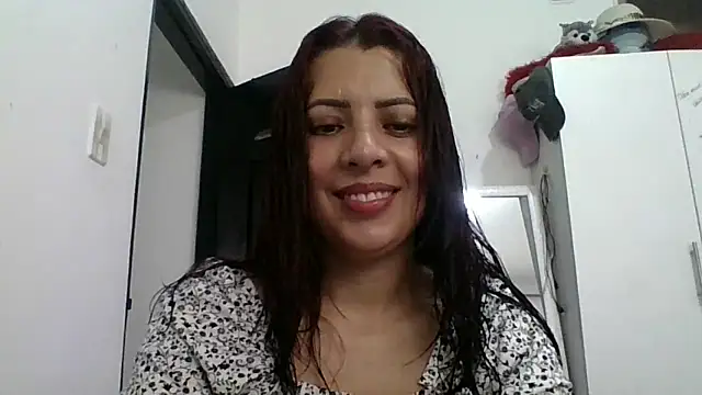 Snapshot of Anne_kis chatting on January 3, 2:51 pm Anne kis online show from January 3, 2:51 pm