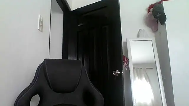 Snapshot of Anne_kis chatting on January 8, 5:05 pm Anne kis online show from January 8, 5:05 pm