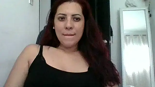 Snapshot of Anne_kis chatting on February 6, 5:51 pm Anne kis online show from February 6, 5:51 pm