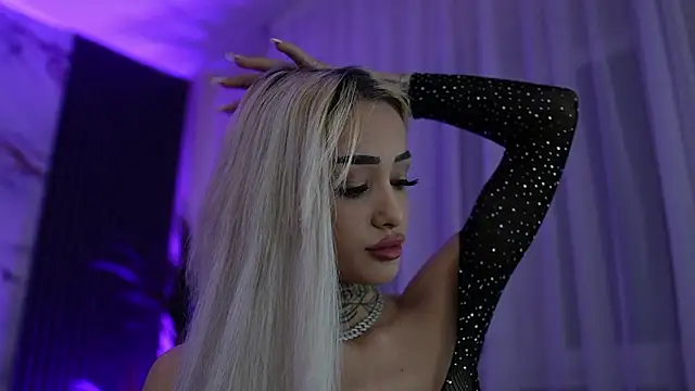 Snapshot of blondie_muller chatting on March 28, 9:03 pm blondie muller online show from March 28, 9:03 pm