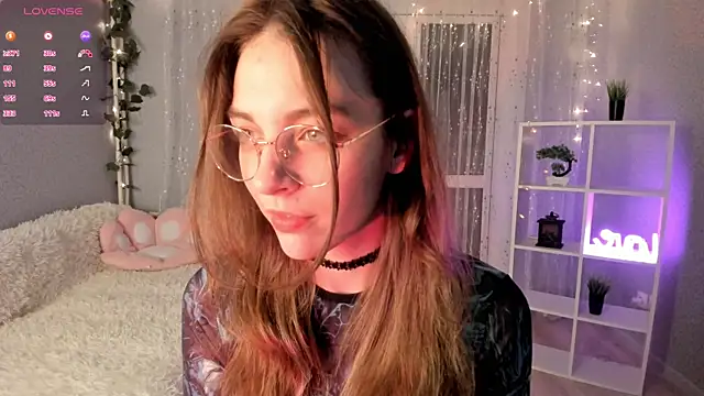 Snapshot of AraCopple chatting on December 13, 12:42 am AraCopple online show from December 13, 12:42 am