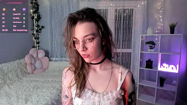 Snapshot of AraCopple chatting on December 15, 9:31 pm AraCopple online show from December 15, 9:31 pm