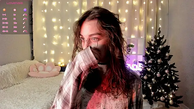 Snapshot of AraCopple chatting on January 5, 5:41 pm AraCopple online show from January 5, 5:41 pm