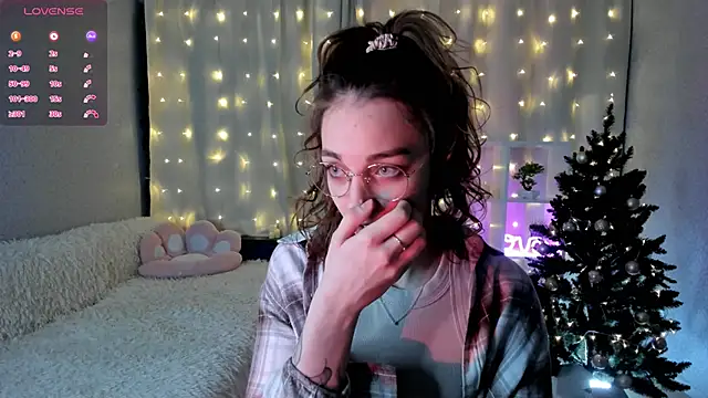 Snapshot of AraCopple chatting on January 9, 9:58 pm AraCopple online show from January 9, 9:58 pm