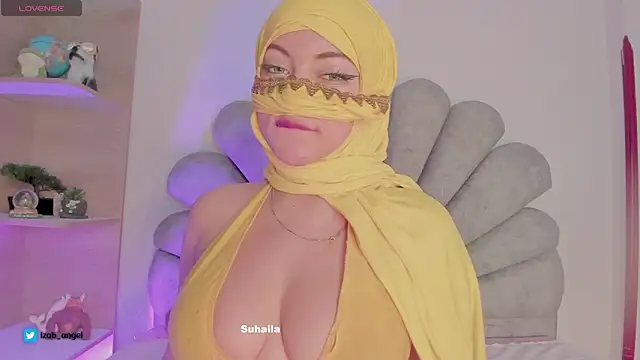 Snapshot of Amaltea chatting on January 19, 7:47 pm Amaltea online show from January 19, 7:47 pm