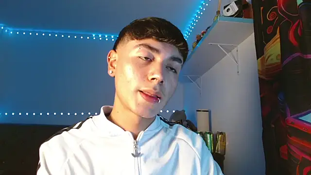 Snapshot of Im_juanda chatting on December 7, 12:08 am Im juanda online show from December 7, 12:08 am