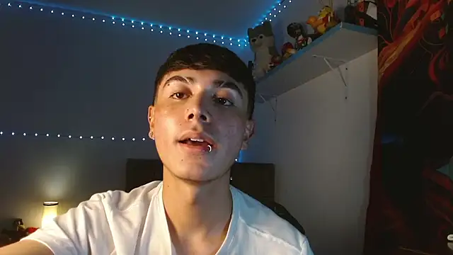 Snapshot of Im_juanda chatting on January 22, 1:42 am Im juanda online show from January 22, 1:42 am