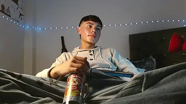 Snapshot of Im_juanda chatting on February 22, 10:42 pm Im juanda online show from February 22, 10:42 pm