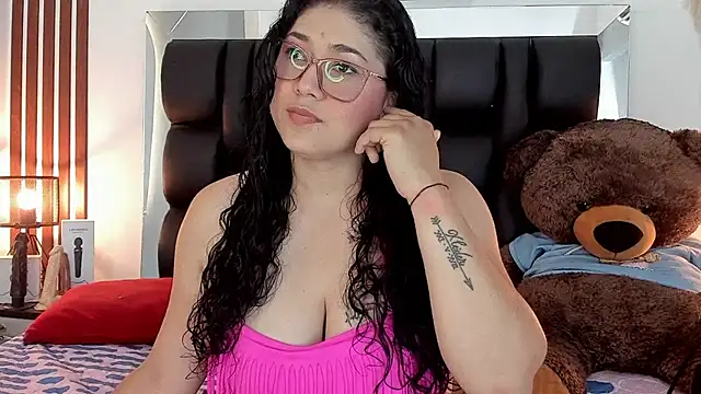 Snapshot of meikochoe chatting on February 4, 7:44 pm meikochoe online show from February 4, 7:44 pm