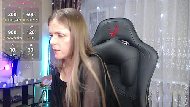 Snapshot of JessieOMays chatting on February 6, 9:07 pm JessieOMays online show from February 6, 9:07 pm