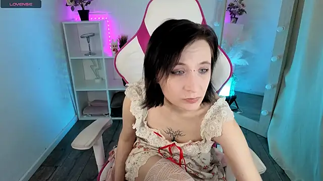 TaylorLunar online show from April 2, 1:53 pm