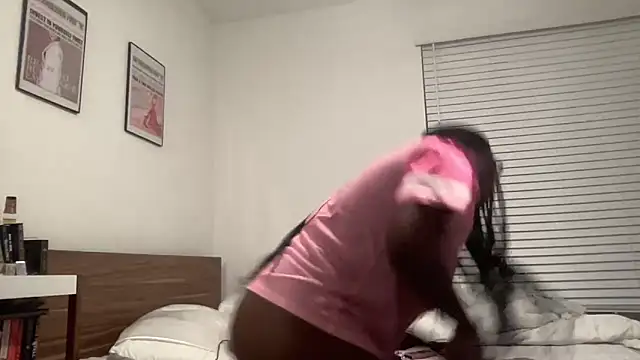 AveryJ99 online show from December 4, 10:41 pm