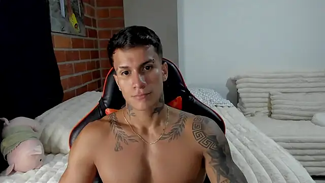 pettergrey1 online show from November 11, 11:05 pm