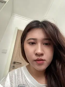 Snapshot of Liliya-77 chatting on June 3, 7:44 am Liliya-77 online show from June 3, 7:44 am