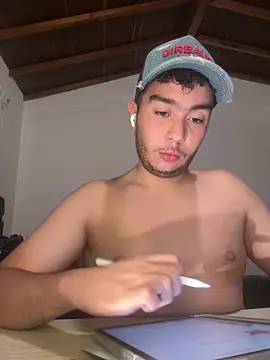 Snapshot of jboyxxx_1 chatting on October 26, 3:23 am jboyxxx 1 online show from October 26, 3:23 am
