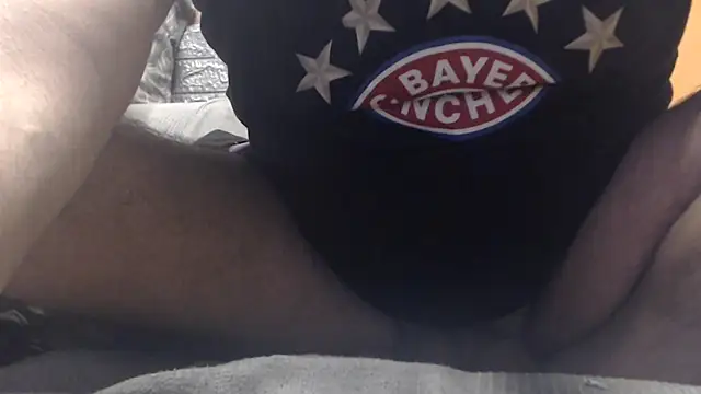 Snapshot of johngreece1 chatting on February 10, 7:04 am johngreece1 online show from February 10, 7:04 am