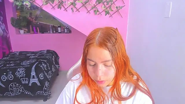 Snapshot of marcellaa303av chatting on January 29, 2:30 am marcellaa303av online show from January 29, 2:30 am