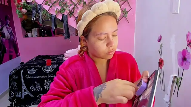 Snapshot of marcellaa303av chatting on September 22, 1:13 pm marcellaa303av online show from September 22, 1:13 pm