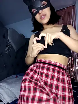 Snapshot of PequeArely chatting on February 20, 1:03 am PequeArely online show from February 20, 1:03 am