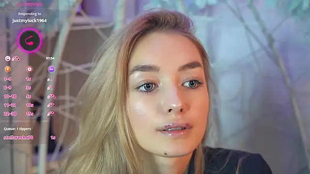 Snapshot of FlairCunard chatting on December 7, 3:19 pm FlairCunard online show from December 7, 3:19 pm