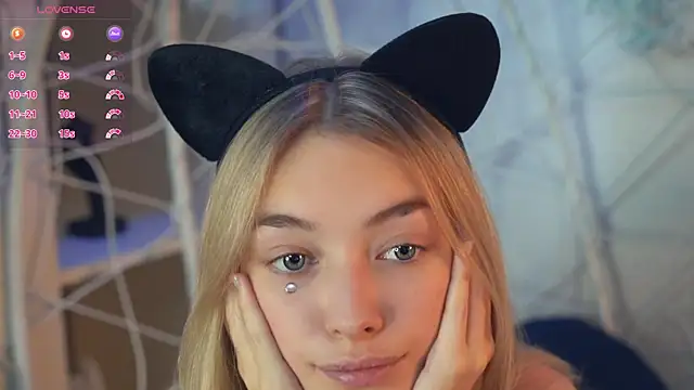 Snapshot of FlairCunard chatting on December 14, 7:14 pm FlairCunard online show from December 14, 7:14 pm