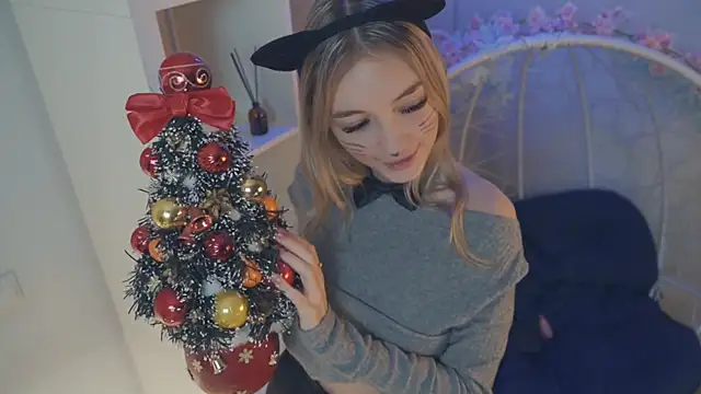 Snapshot of FlairCunard chatting on December 25, 10:37 pm FlairCunard online show from December 25, 10:37 pm