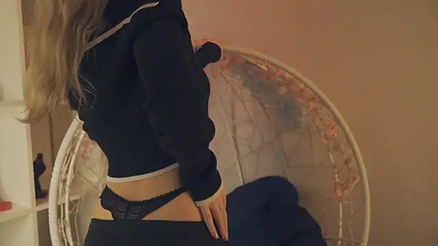 Snapshot of FlairCunard chatting on January 11, 5:40 pm FlairCunard online show from January 11, 5:40 pm