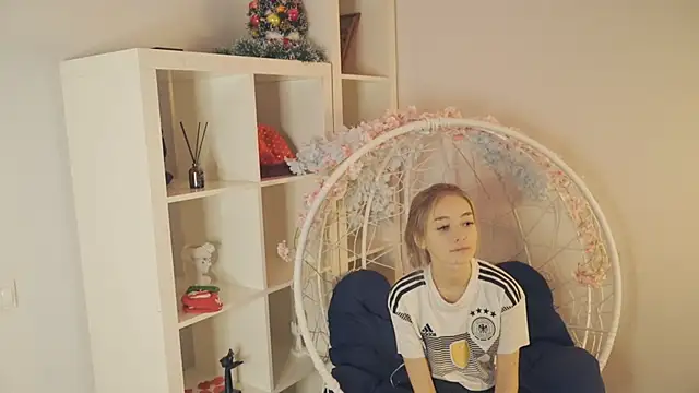 Snapshot of FlairCunard chatting on January 13, 5:44 pm FlairCunard online show from January 13, 5:44 pm